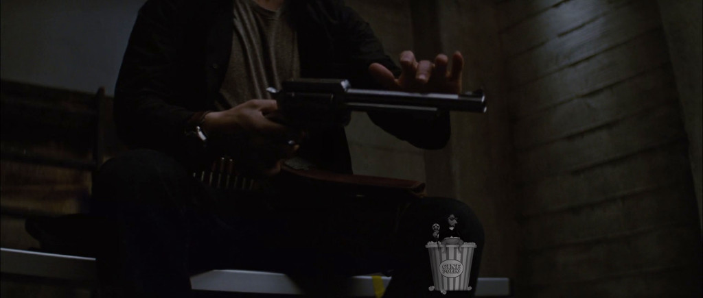 Hubiera pensado que en el 2044 los matones no usarían un revolver de 6 tiros.