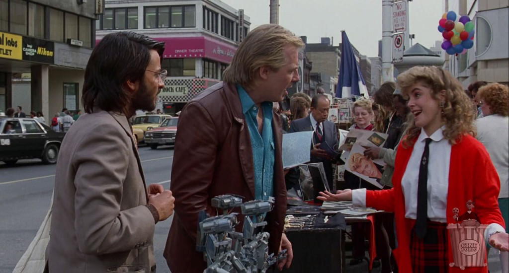 Sólo son carritos en forma de robot que no hace nada más.